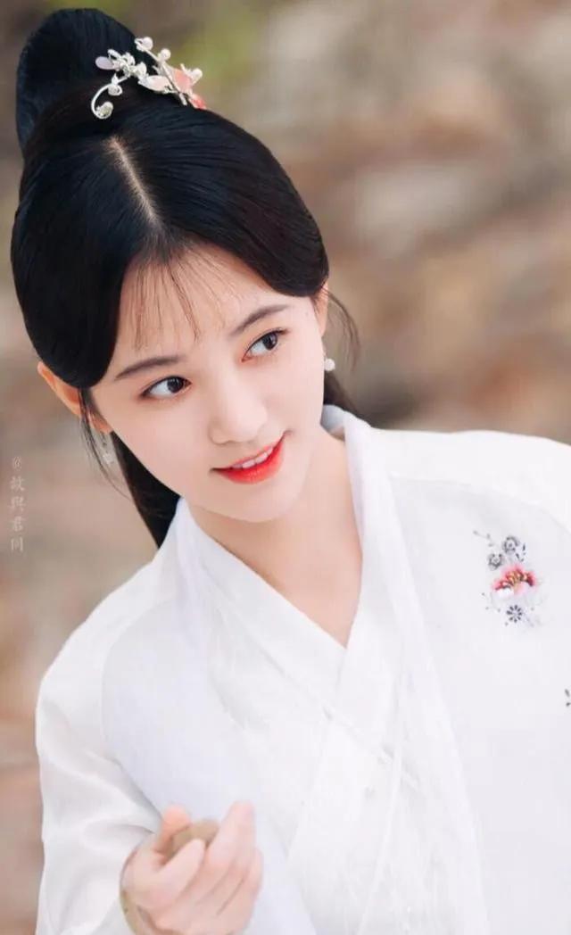 黄金市场风云，现货黄金跌破4000美元/盎司关口