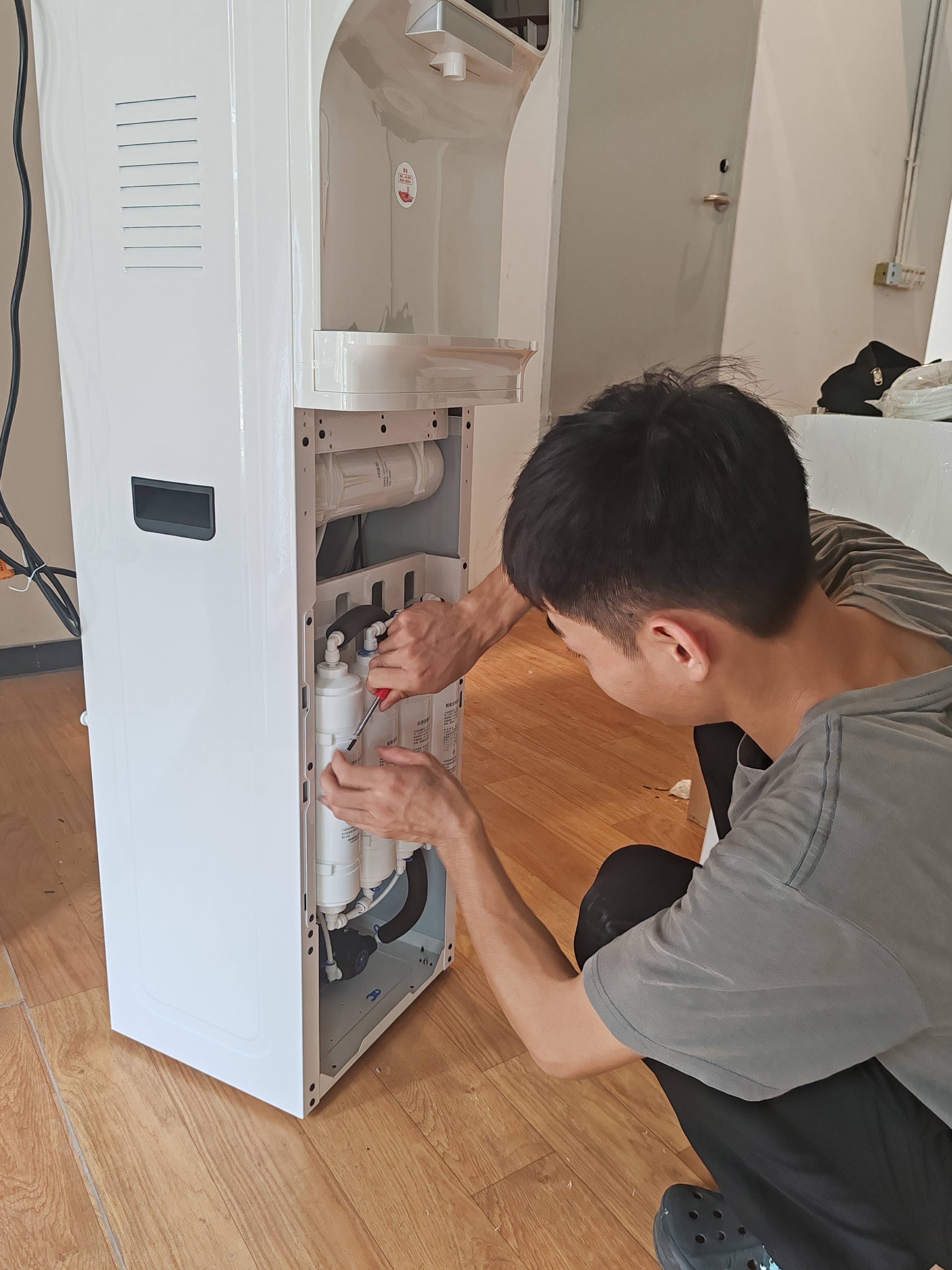 从拆箱到接水，我家的365d直饮机安装全记录（附避坑指南）