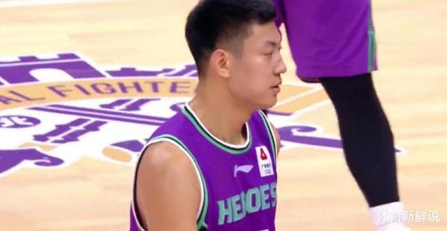 篮球场上的缺席，中国男篮的徐昕与庞峥麟未登场