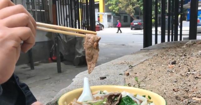 18岁女生，店主眼中的加班小能手