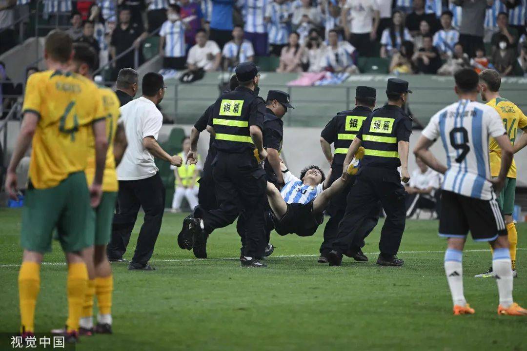 媒体人，足球惩罚了不尊重规则的人