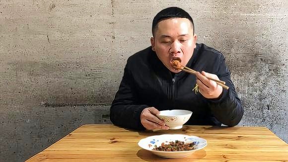 365雷哥做酱豆的视频，从一粒黄豆到一碗乡愁的完整手艺